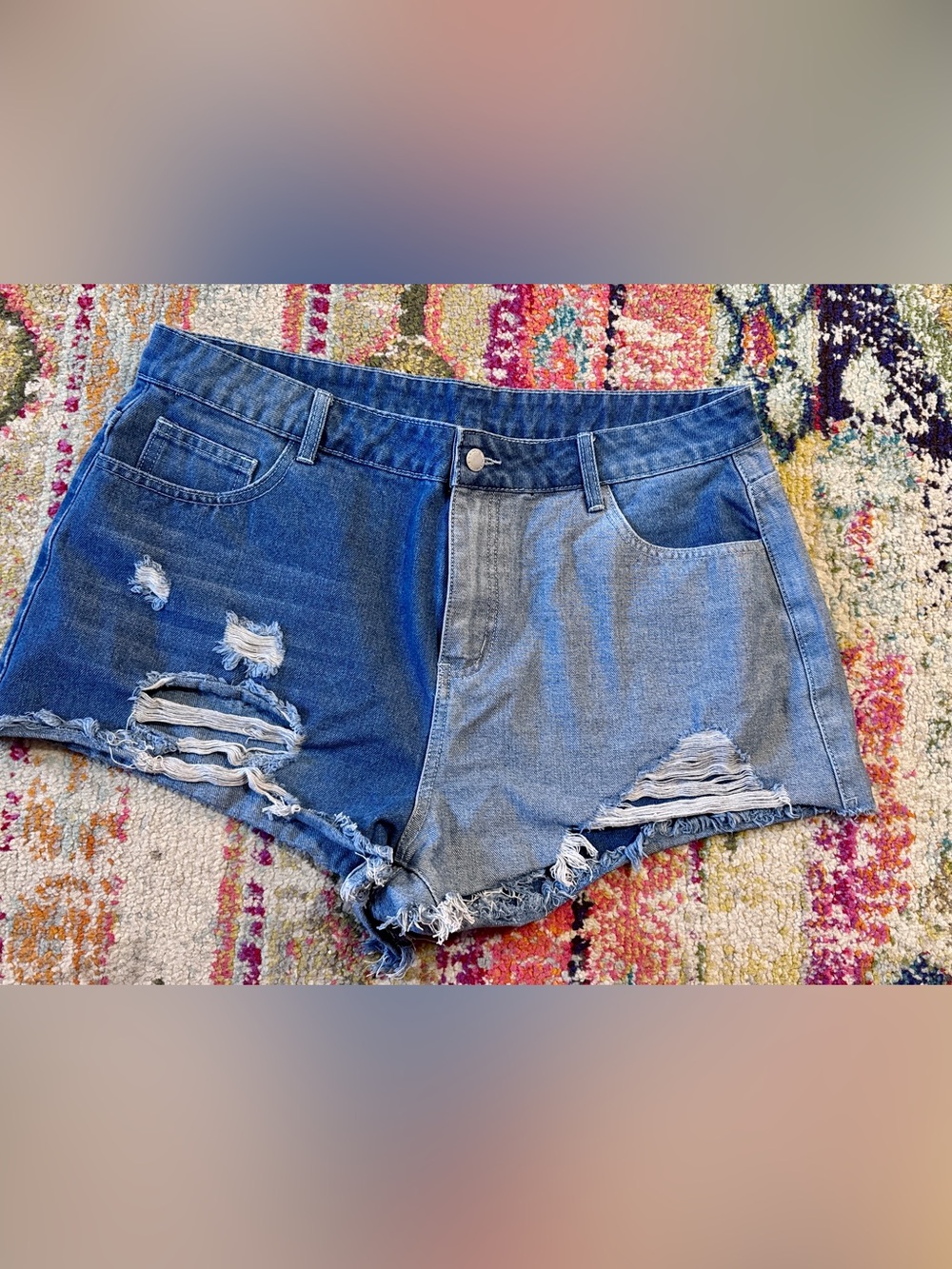 Two-Tone Distressed Denim Shorts - Blue